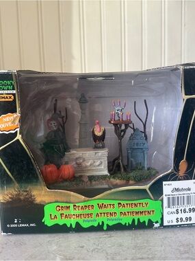 Lemax Spooky Town Grim Reaper Waits Patiently Halloween 2005 Village Accessory